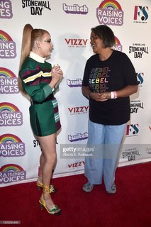 Kim Petras feet photo 17