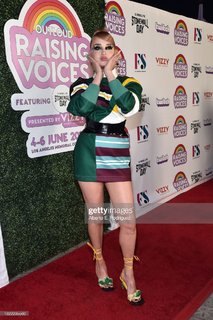Kim Petras feet photo 14