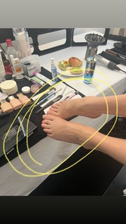 Kim Petras feet photo 11