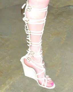 Kim Petras feet photo 15
