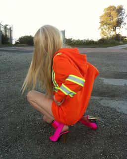 Kim Petras feet photo 8