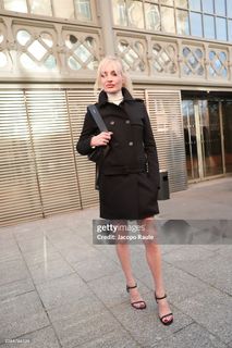 Kim Petras feet photo 3