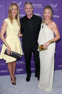 Kim Raver feet photo thumbnail