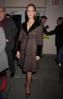 Kim Raver feet photo thumbnail