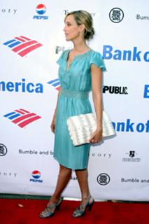 Kim Raver feet photo thumbnail
