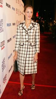 Kim Raver feet photo thumbnail