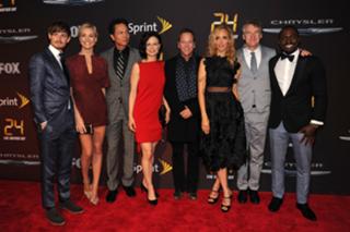 Kim Raver feet photo thumbnail