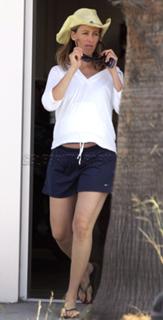 Kim Raver feet photo thumbnail