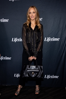 Kim Raver feet photo thumbnail