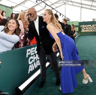 Kim Raver feet photo thumbnail