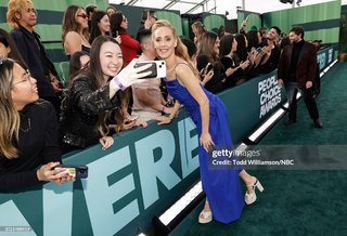 Kim Raver feet photo thumbnail