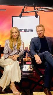 Kim Raver feet photo thumbnail