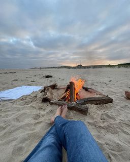 Kim Raver feet photo thumbnail