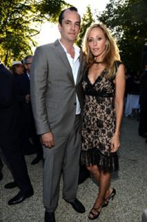 Kim Raver feet photo thumbnail