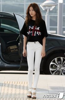 Kim Sae-ron feet photo 3
