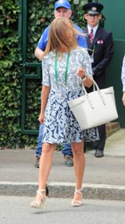 Kim Sears feet photo 17