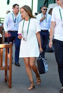 Kim Sears feet photo 13