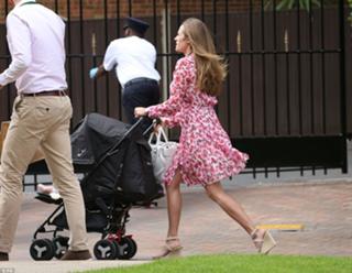 Kim Sears feet photo 7
