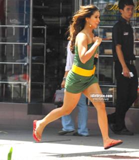 Kim Sharma feet photo 4