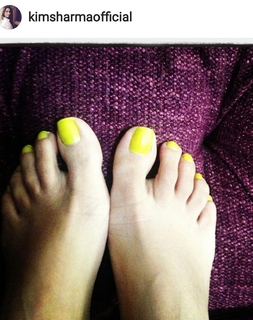 Kim Sharma feet photo 8