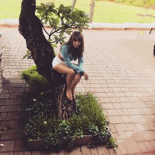 Kim Sharma feet photo 5