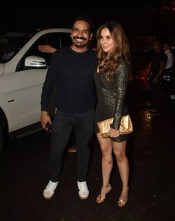 Kim Sharma feet photo 8