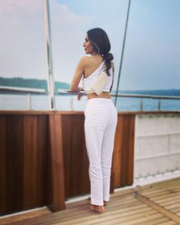 Kim Sharma feet photo 14