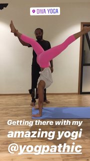 Kim Sharma feet photo 6