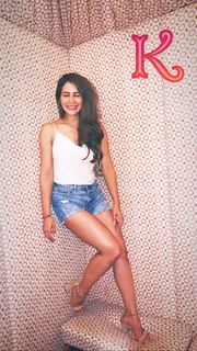 Kim Sharma feet photo 10