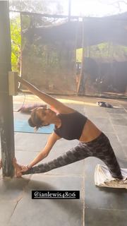 Kim Sharma feet photo 4