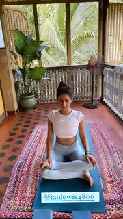 Kim Sharma feet photo 16