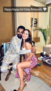 Kim Sharma feet photo 9