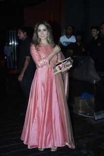 Kim Sharma feet photo 9