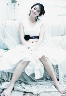 Kim Tae-hee feet photo thumbnail