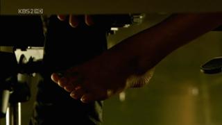 Kim Tae-hee feet photo thumbnail