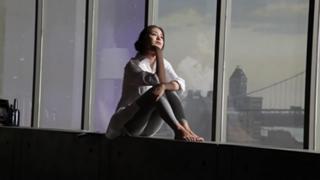 Kim Tae-hee feet photo thumbnail