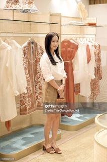 Kim Tae-hee feet photo thumbnail