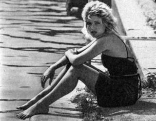 Kim Wilde feet photo thumbnail