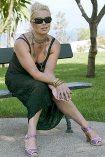 Kim Wilde feet photo thumbnail