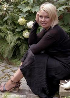 Kim Wilde feet photo thumbnail