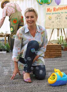 Kim Wilde feet photo thumbnail