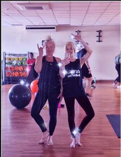 Kim Wilde feet photo thumbnail