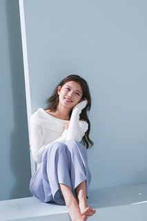 Kim Yoo Jung feet photo 19