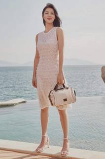 Kim Yoo Jung feet photo 17