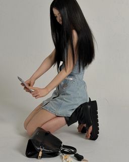 Kim Yoo Jung feet photo 5