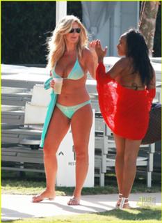 Kim Zolciak-Biermann feet photo thumbnail