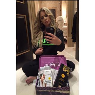 Kim Zolciak-Biermann feet photo thumbnail