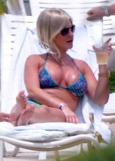 Kim Zolciak-Biermann feet photo thumbnail