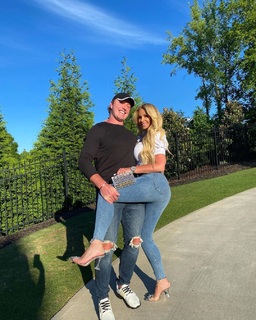 Kim Zolciak-Biermann feet photo thumbnail