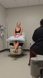 Kimberley Crossman feet photo 4